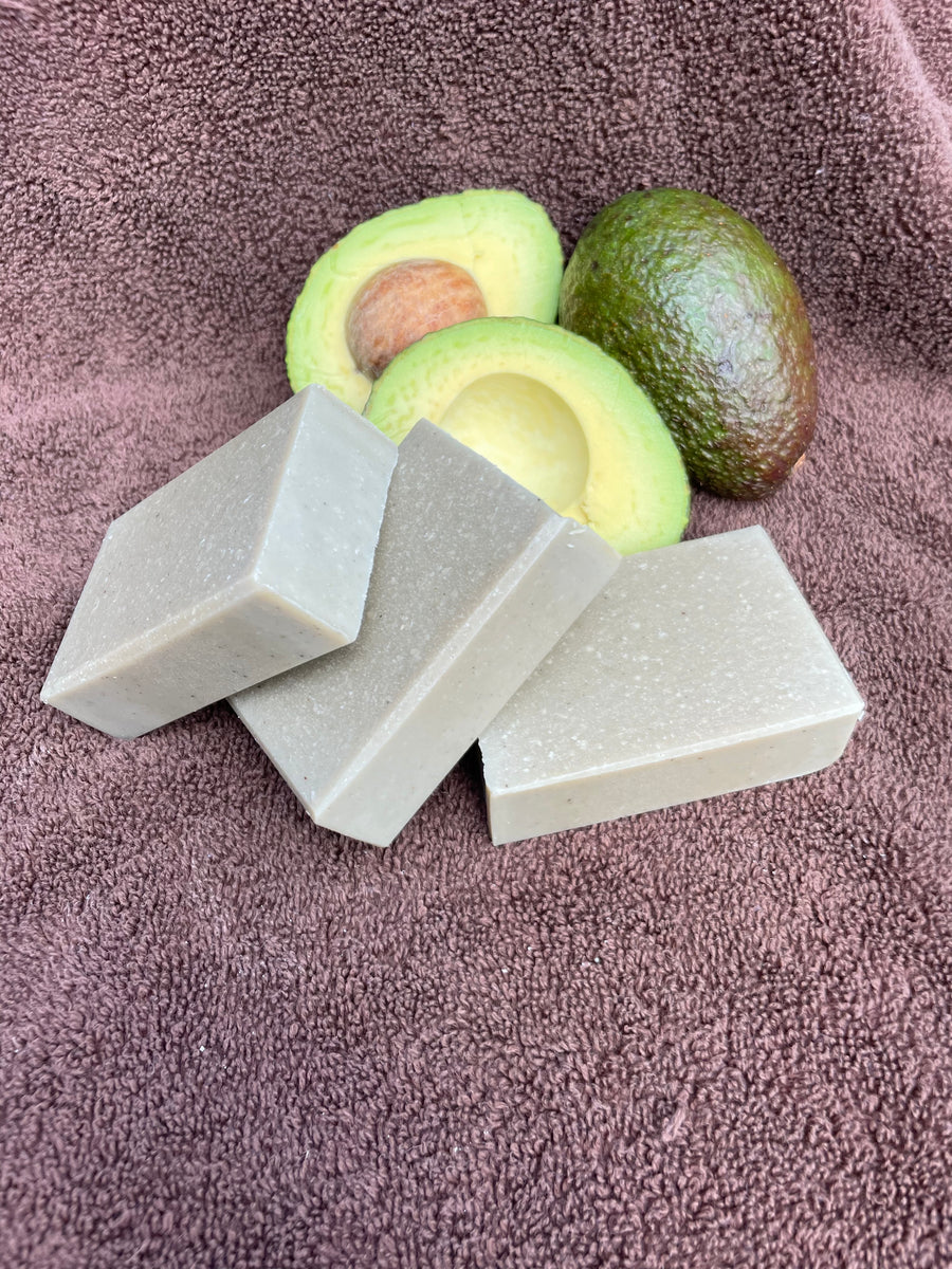 Our standout avocado sea clay soap smells as good as it feel. Using an olive oil base and real avocado along with natural sea clay this soap has to be tried to be believed. 